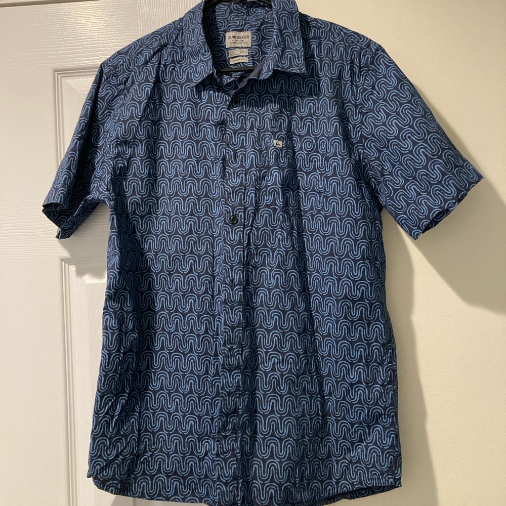 Quicksilver Mens shirt Size SM